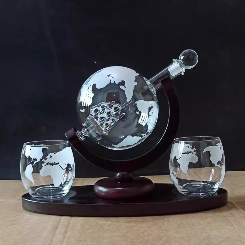 Creative Globe Decanter Set wi - огляд і ціна Decanter Globe Set