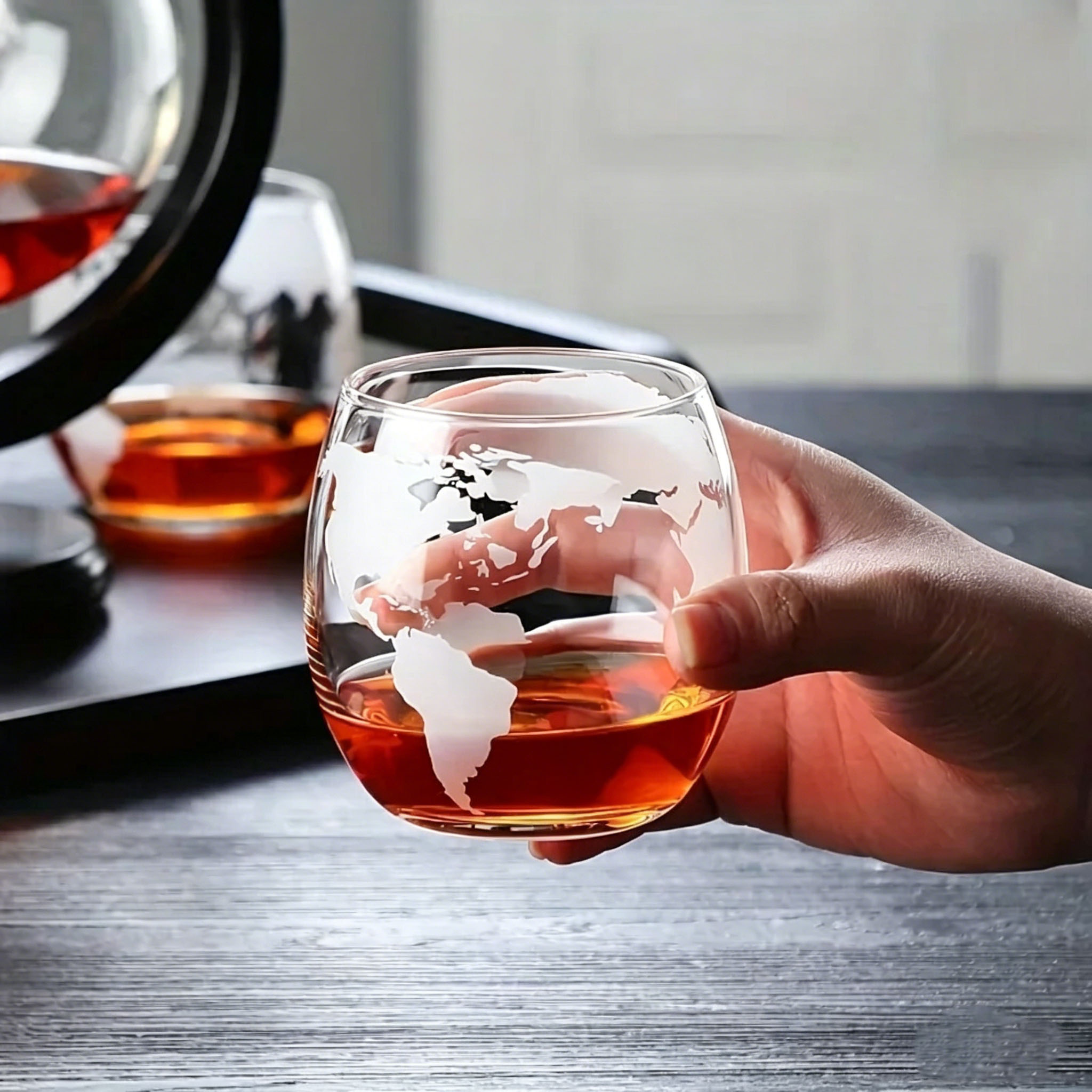 Globe Whiskey Decanter Set Lea - огляд і ціна Decanter Globe Set