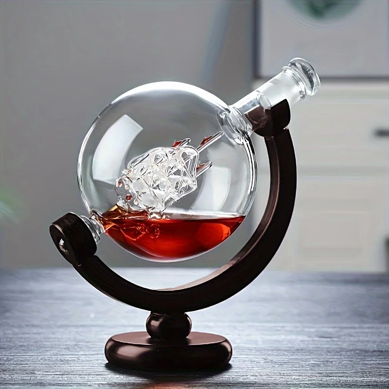 Globe Shaped Whiskey Decanter  - огляд і ціна Decanter Globe Set